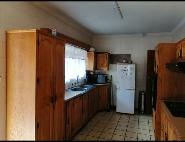 3 BEDROOM HOUSE FOR SALE IN VANDERBIJLPARK CE 5